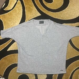 Marc New York Women casual loose top, Gray color in size S.